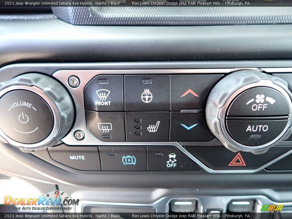 Controls of 2021 Jeep Wrangler Unlimited Sahara 4xe Hybrid Photo #17