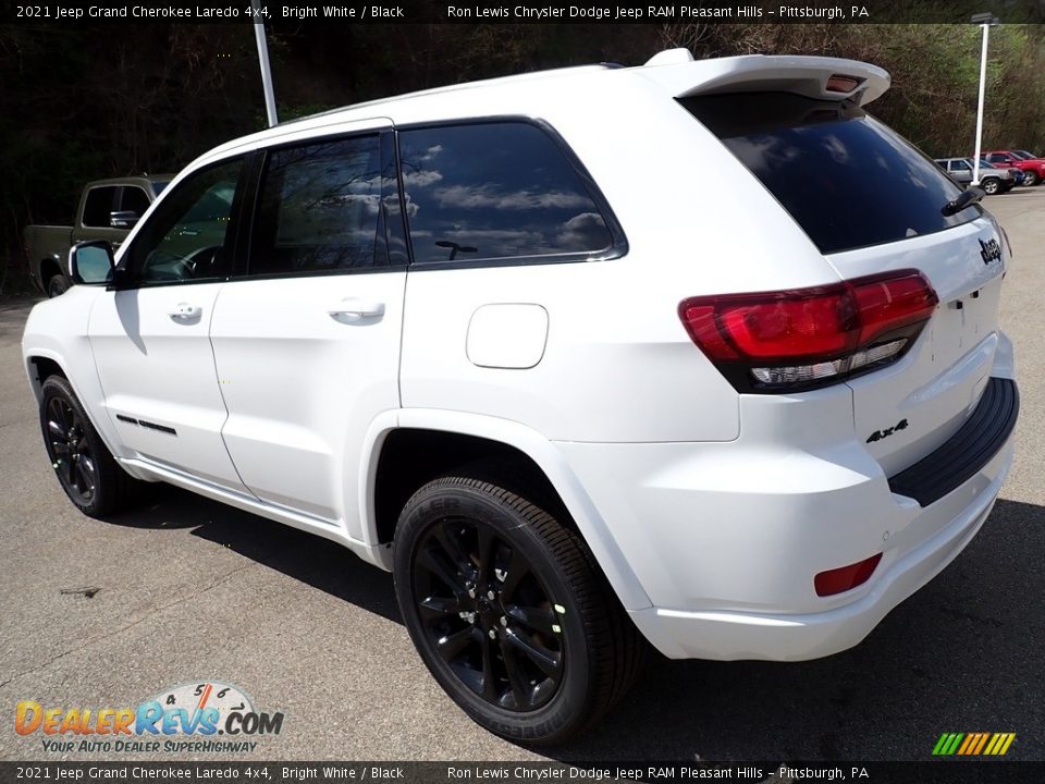 2021 Jeep Grand Cherokee Laredo 4x4 Bright White / Black Photo #3