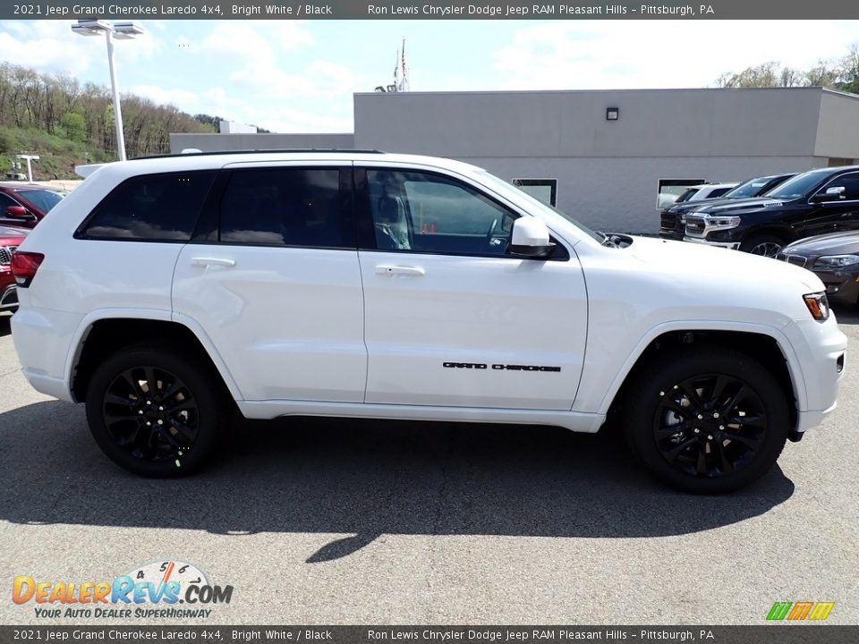 2021 Jeep Grand Cherokee Laredo 4x4 Bright White / Black Photo #7