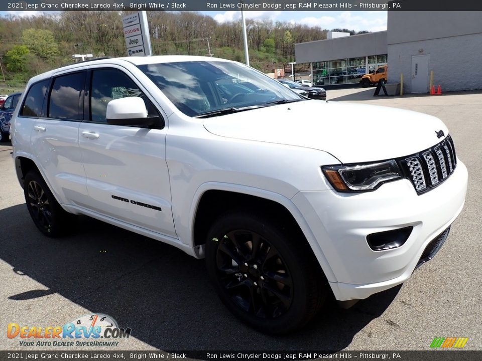 2021 Jeep Grand Cherokee Laredo 4x4 Bright White / Black Photo #8