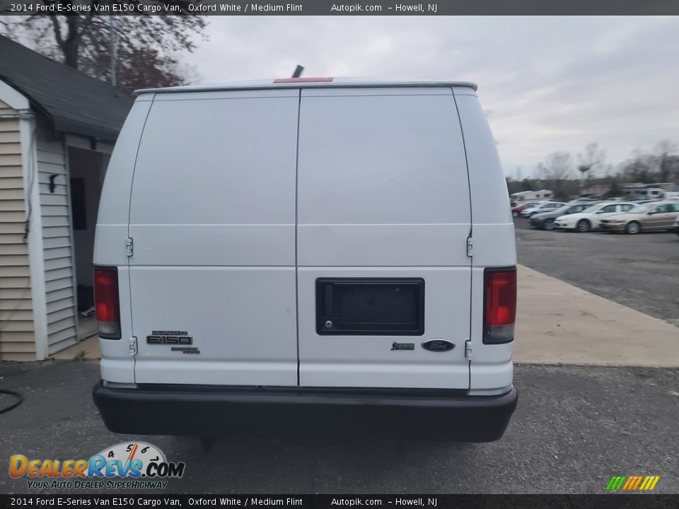 2014 Ford E-Series Van E150 Cargo Van Oxford White / Medium Flint Photo #4