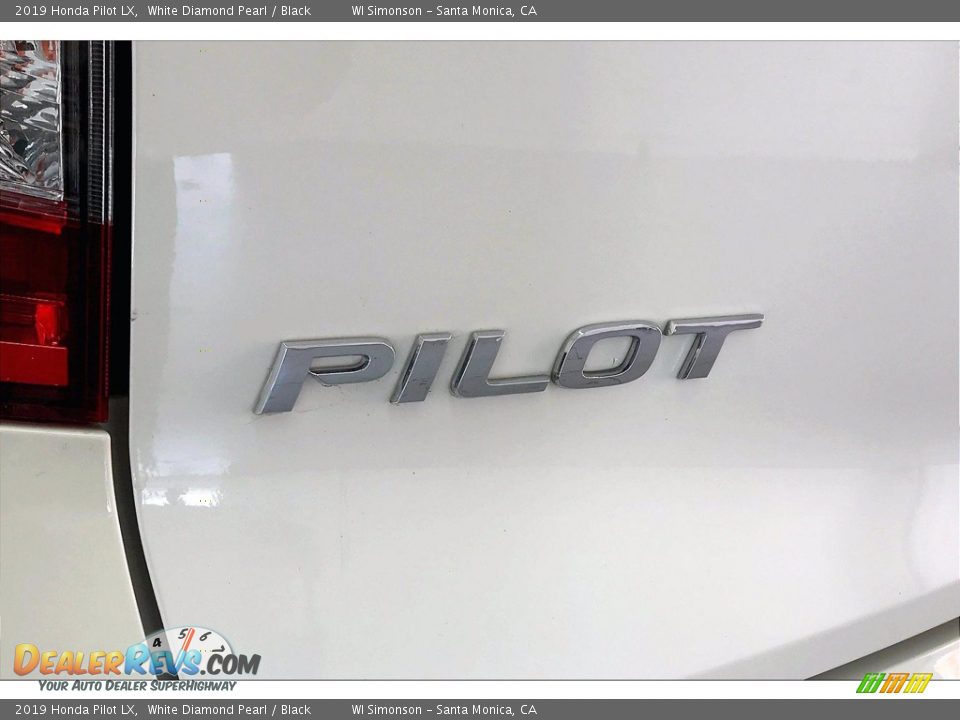 2019 Honda Pilot LX White Diamond Pearl / Black Photo #30