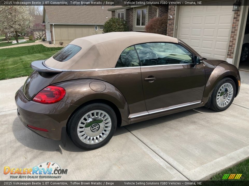 Toffee Brown Metallic 2015 Volkswagen Beetle 1.8T Convertible Photo #8