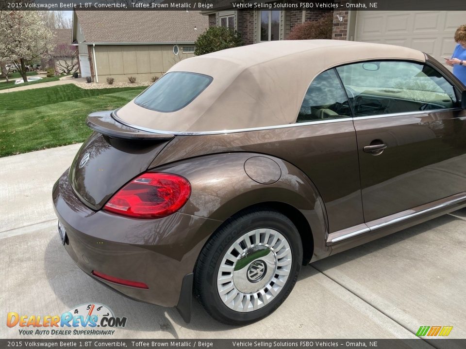 2015 Volkswagen Beetle 1.8T Convertible Toffee Brown Metallic / Beige Photo #9