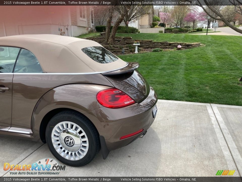 2015 Volkswagen Beetle 1.8T Convertible Toffee Brown Metallic / Beige Photo #11