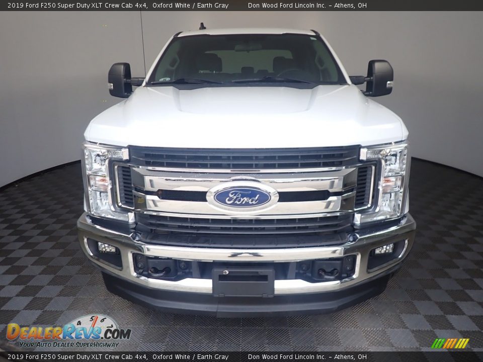 2019 Ford F250 Super Duty XLT Crew Cab 4x4 Oxford White / Earth Gray Photo #5