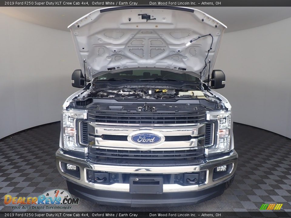 2019 Ford F250 Super Duty XLT Crew Cab 4x4 Oxford White / Earth Gray Photo #6