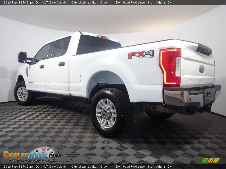 2019 Ford F250 Super Duty XLT Crew Cab 4x4 Oxford White / Earth Gray Photo #11