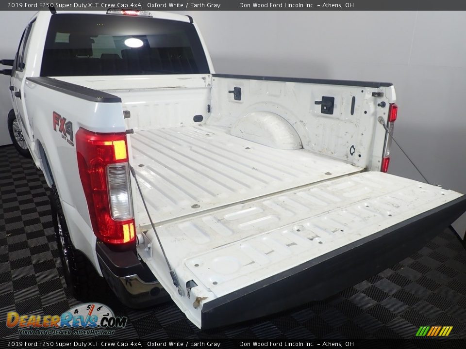 2019 Ford F250 Super Duty XLT Crew Cab 4x4 Oxford White / Earth Gray Photo #14