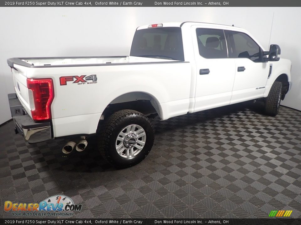 2019 Ford F250 Super Duty XLT Crew Cab 4x4 Oxford White / Earth Gray Photo #16