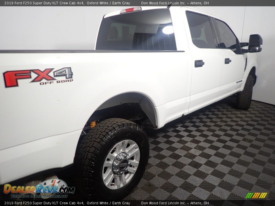 2019 Ford F250 Super Duty XLT Crew Cab 4x4 Oxford White / Earth Gray Photo #18