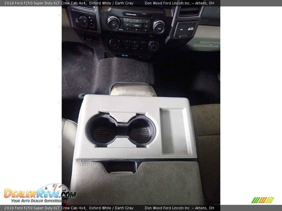 2019 Ford F250 Super Duty XLT Crew Cab 4x4 Oxford White / Earth Gray Photo #34