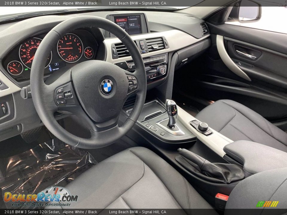 2018 BMW 3 Series 320i Sedan Alpine White / Black Photo #16