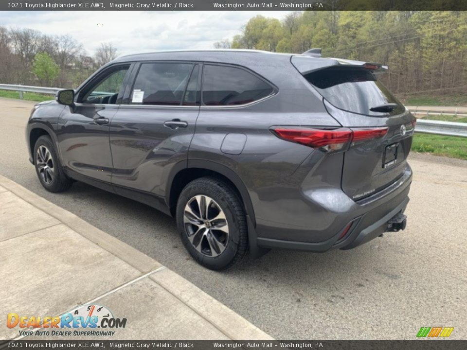 2021 Toyota Highlander XLE AWD Magnetic Gray Metallic / Black Photo #2