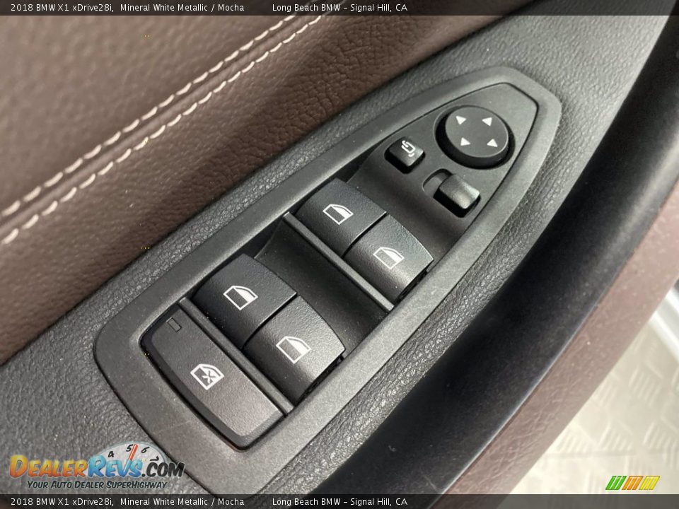 Door Panel of 2018 BMW X1 xDrive28i Photo #14