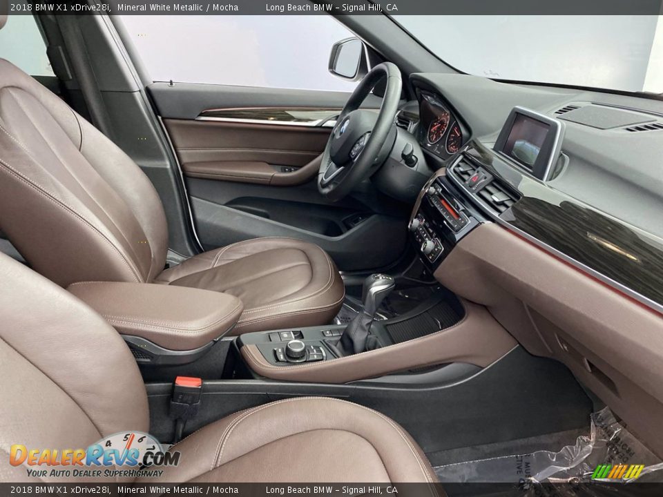 Front Seat of 2018 BMW X1 xDrive28i Photo #33