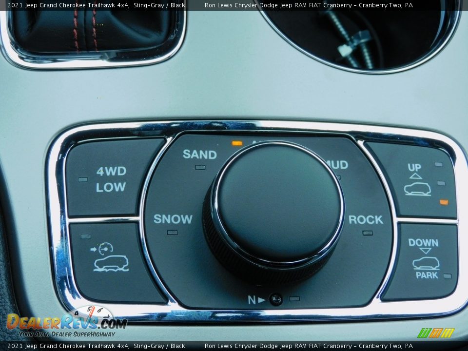 Controls of 2021 Jeep Grand Cherokee Trailhawk 4x4 Photo #19