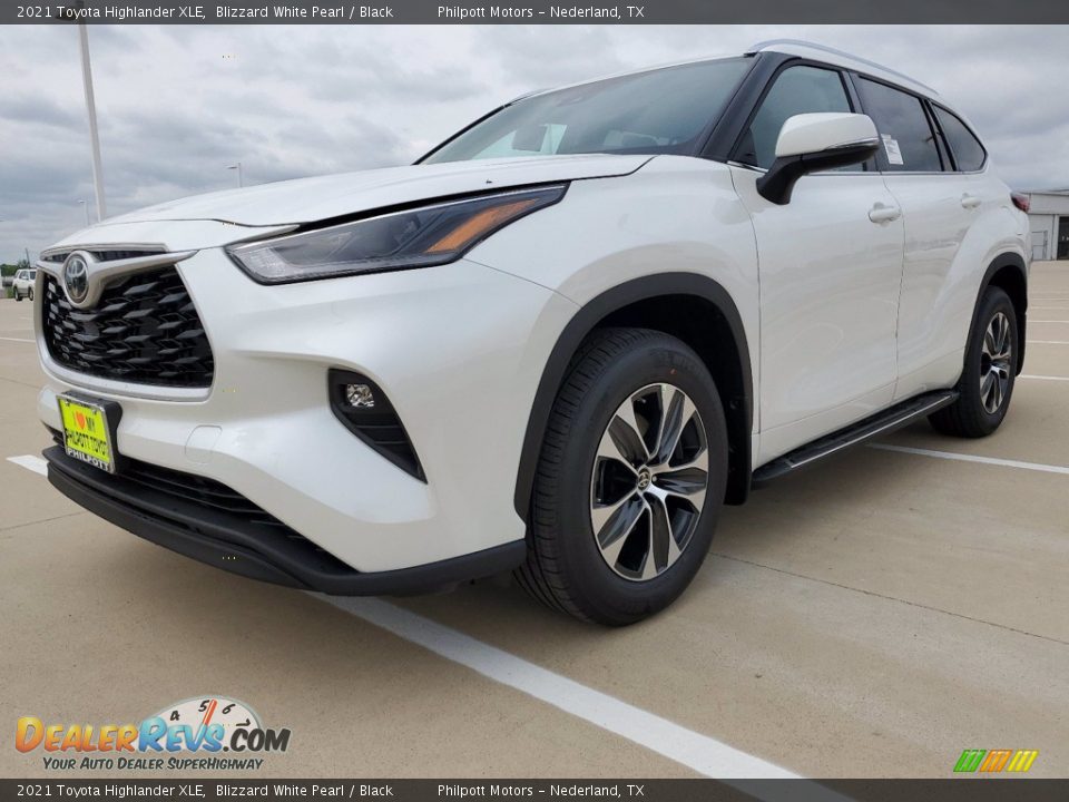 2021 Toyota Highlander XLE Blizzard White Pearl / Black Photo #2