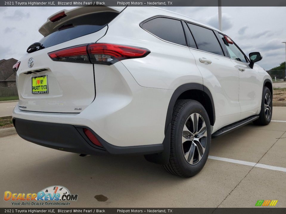 2021 Toyota Highlander XLE Blizzard White Pearl / Black Photo #3