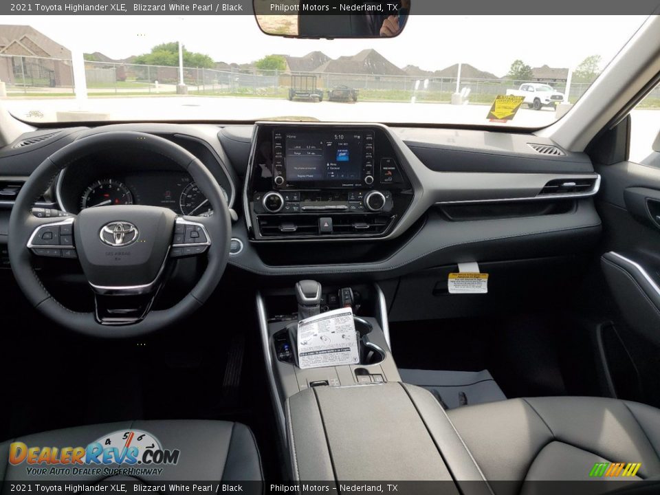 2021 Toyota Highlander XLE Blizzard White Pearl / Black Photo #5
