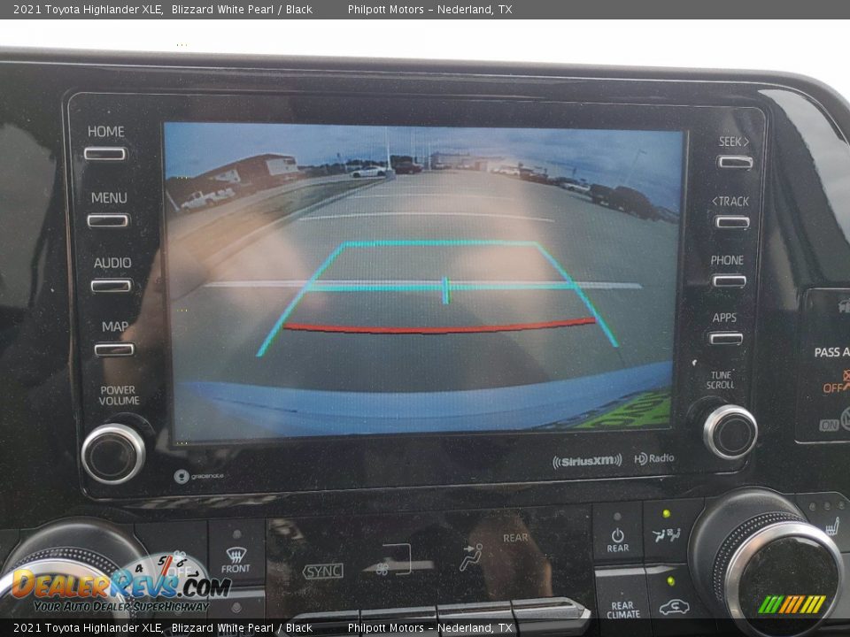 2021 Toyota Highlander XLE Blizzard White Pearl / Black Photo #20