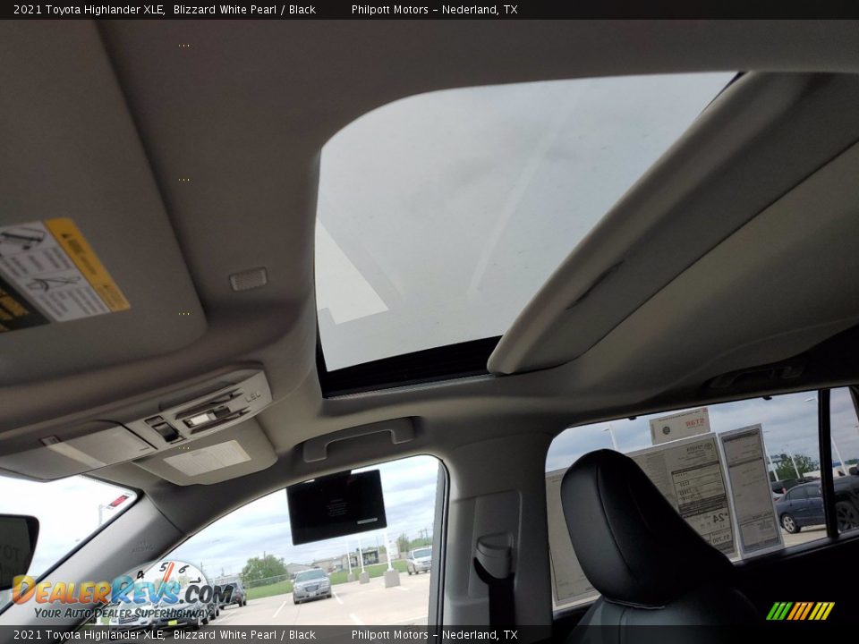 2021 Toyota Highlander XLE Blizzard White Pearl / Black Photo #21