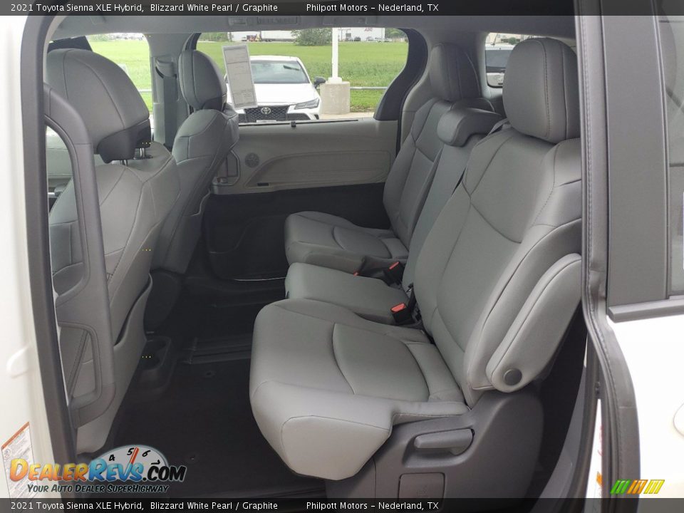 2021 Toyota Sienna XLE Hybrid Blizzard White Pearl / Graphite Photo #6