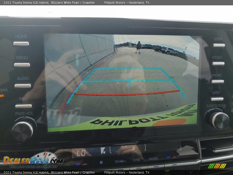2021 Toyota Sienna XLE Hybrid Blizzard White Pearl / Graphite Photo #19