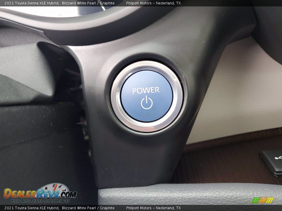 2021 Toyota Sienna XLE Hybrid Blizzard White Pearl / Graphite Photo #24