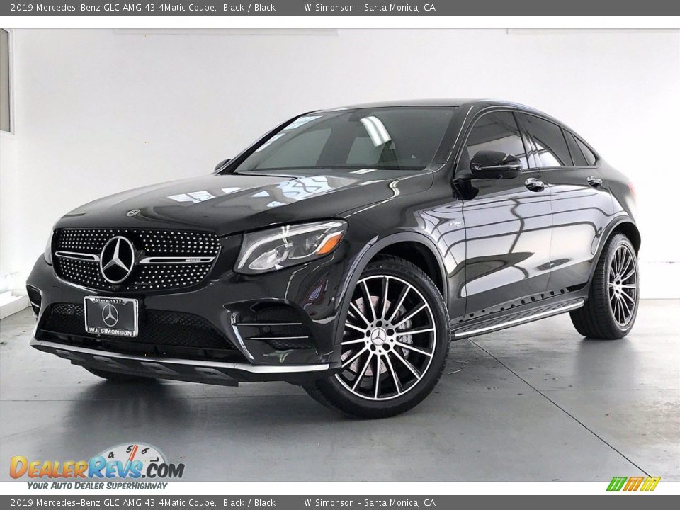 Front 3/4 View of 2019 Mercedes-Benz GLC AMG 43 4Matic Coupe Photo #12