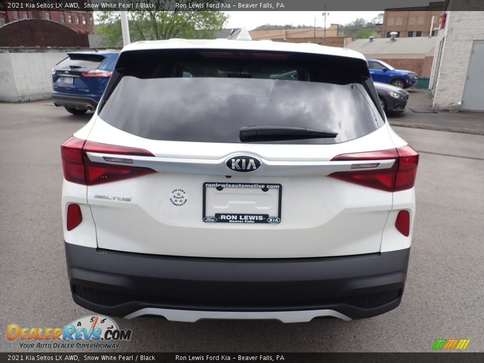 2021 Kia Seltos LX AWD Snow White Pearl / Black Photo #8