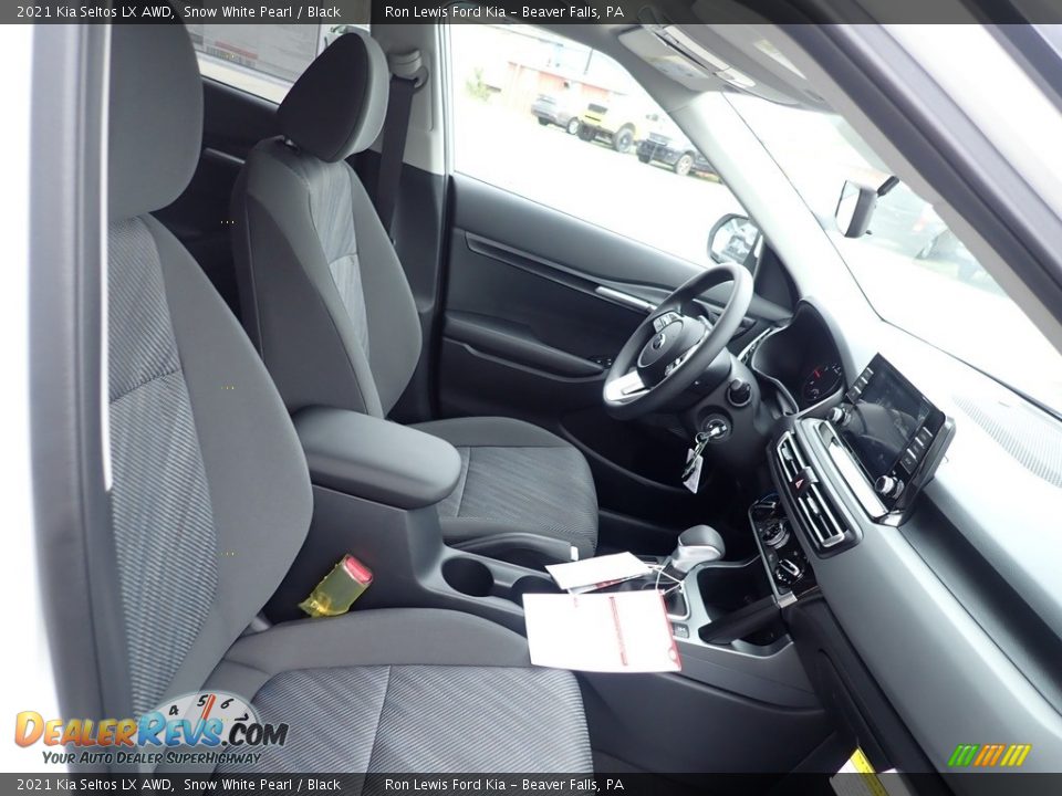2021 Kia Seltos LX AWD Snow White Pearl / Black Photo #11