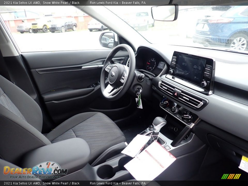 2021 Kia Seltos LX AWD Snow White Pearl / Black Photo #12