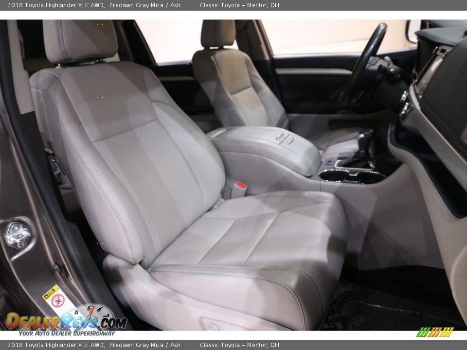 2018 Toyota Highlander XLE AWD Predawn Gray Mica / Ash Photo #14