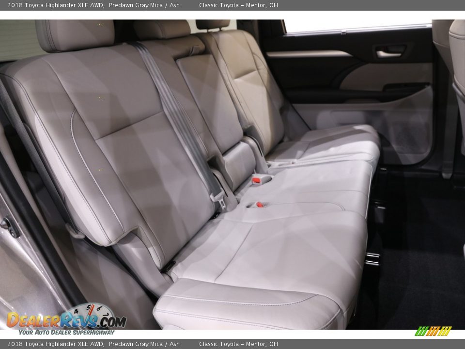 2018 Toyota Highlander XLE AWD Predawn Gray Mica / Ash Photo #15