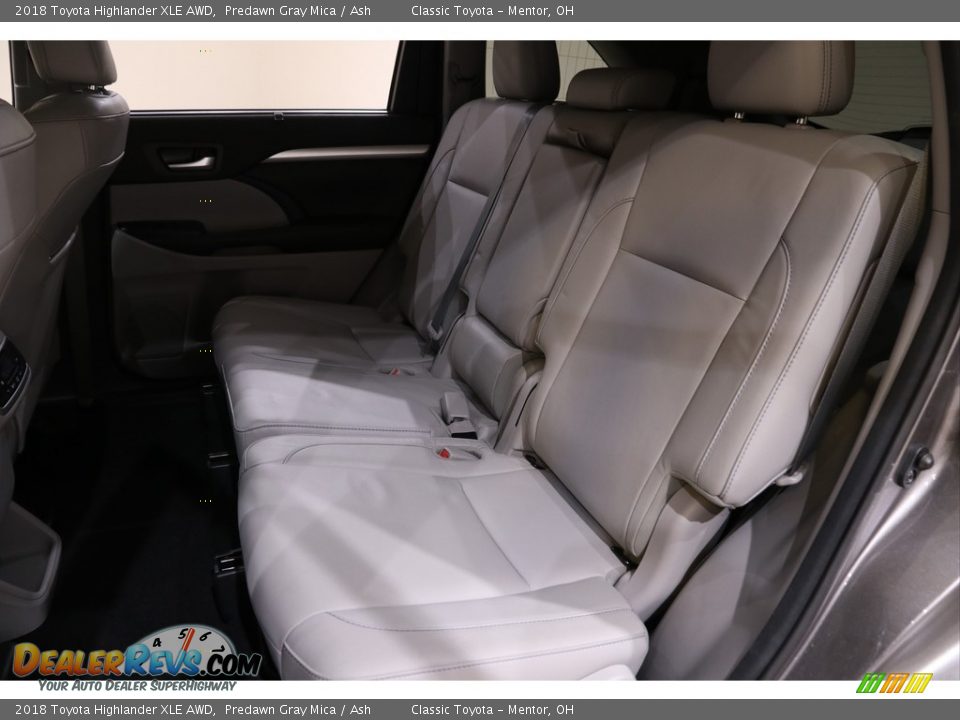 2018 Toyota Highlander XLE AWD Predawn Gray Mica / Ash Photo #16