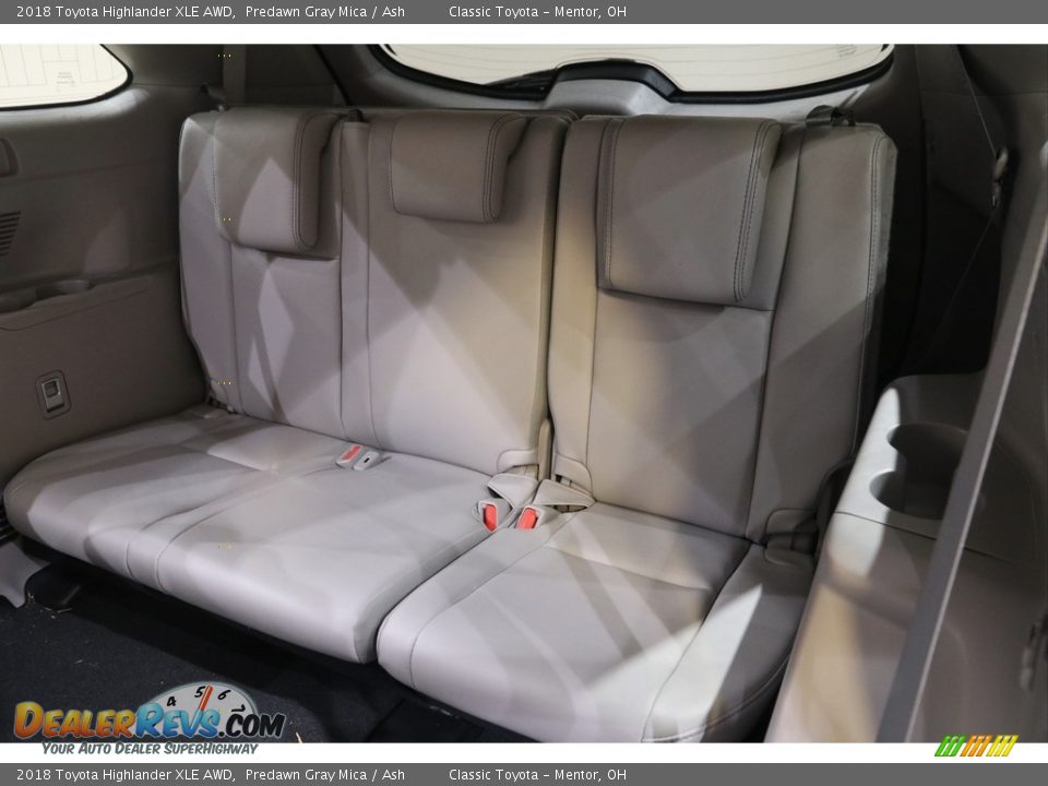 2018 Toyota Highlander XLE AWD Predawn Gray Mica / Ash Photo #17