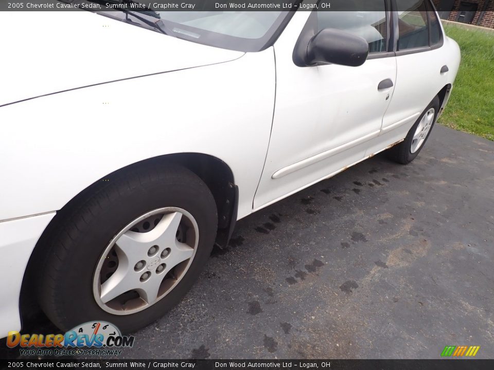 2005 Chevrolet Cavalier Sedan Summit White / Graphite Gray Photo #6