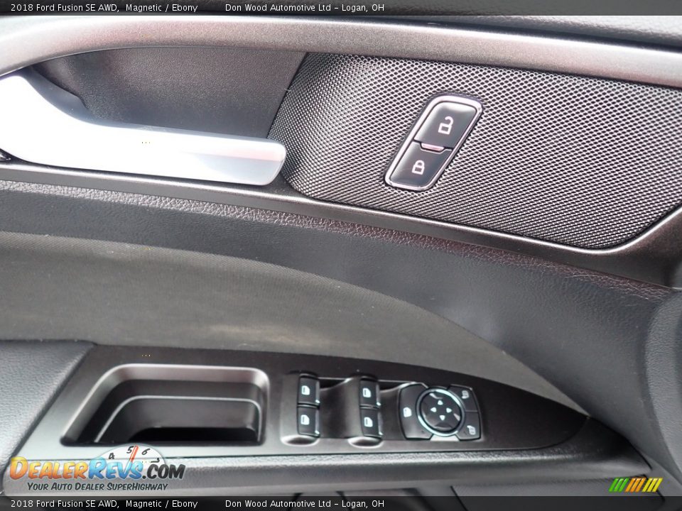 Door Panel of 2018 Ford Fusion SE AWD Photo #19