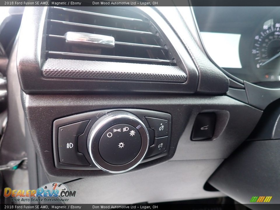 Controls of 2018 Ford Fusion SE AWD Photo #20
