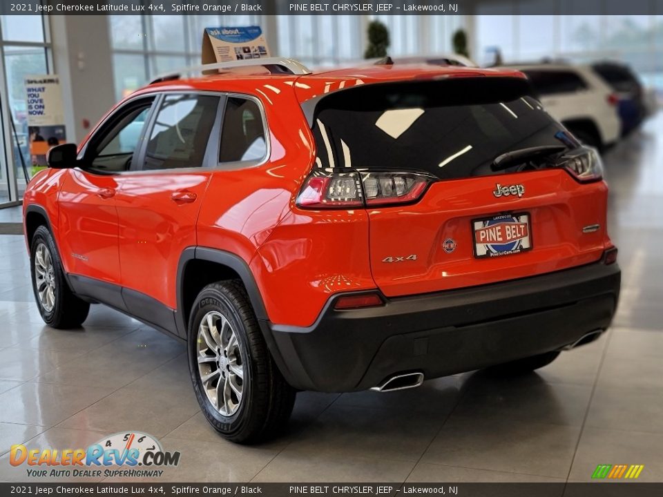 2021 Jeep Cherokee Latitude Lux 4x4 Spitfire Orange / Black Photo #6