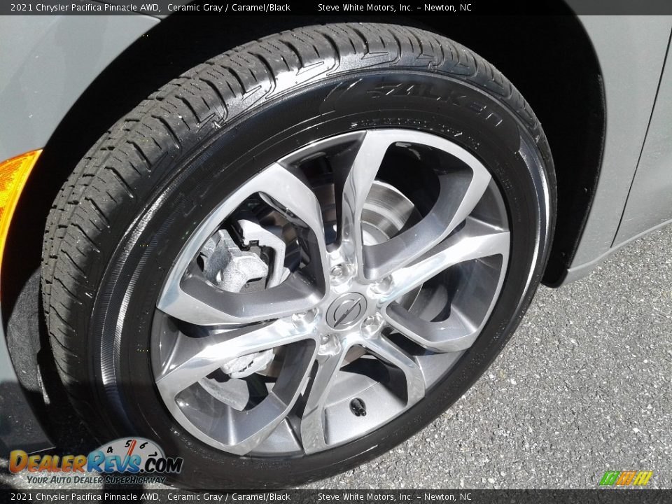 2021 Chrysler Pacifica Pinnacle AWD Ceramic Gray / Caramel/Black Photo #10