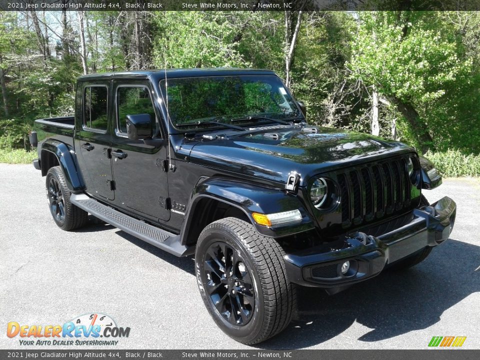 Front 3/4 View of 2021 Jeep Gladiator High Altitude 4x4 Photo #4