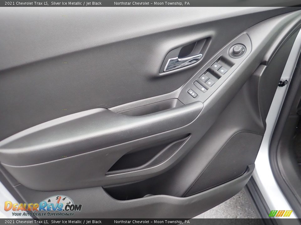 2021 Chevrolet Trax LS Silver Ice Metallic / Jet Black Photo #19