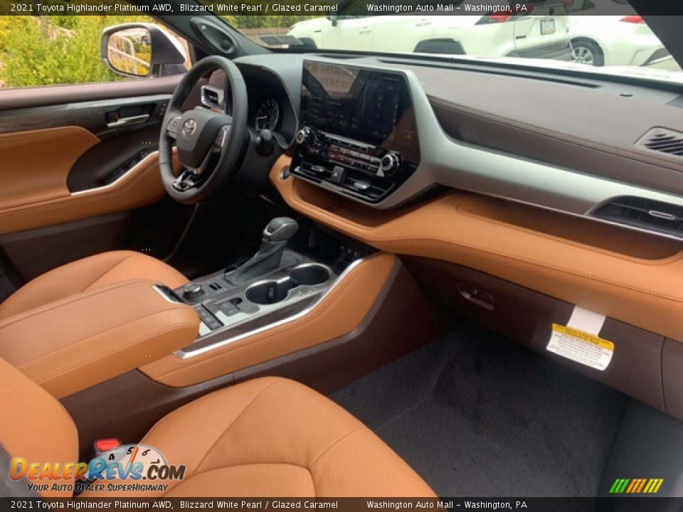 Dashboard of 2021 Toyota Highlander Platinum AWD Photo #12