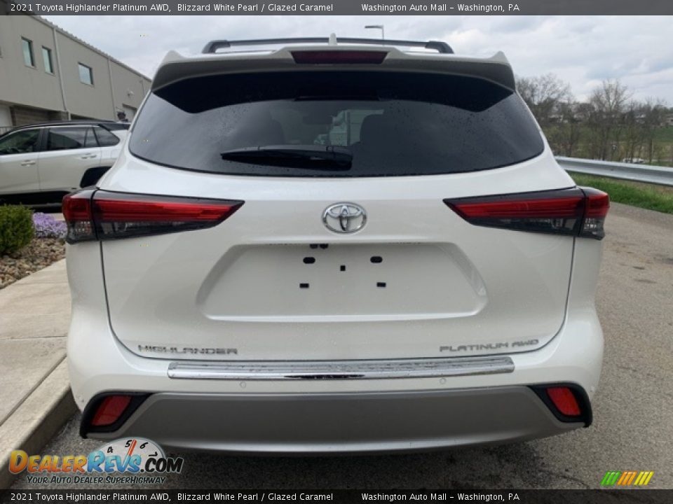 2021 Toyota Highlander Platinum AWD Blizzard White Pearl / Glazed Caramel Photo #15