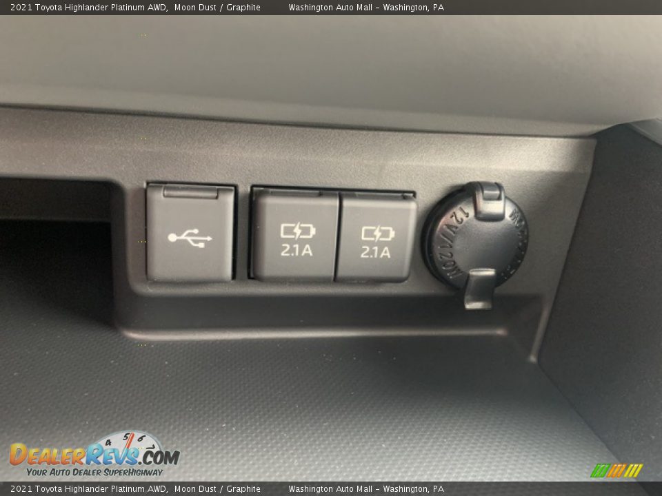 2021 Toyota Highlander Platinum AWD Moon Dust / Graphite Photo #19