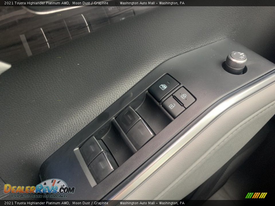 2021 Toyota Highlander Platinum AWD Moon Dust / Graphite Photo #22