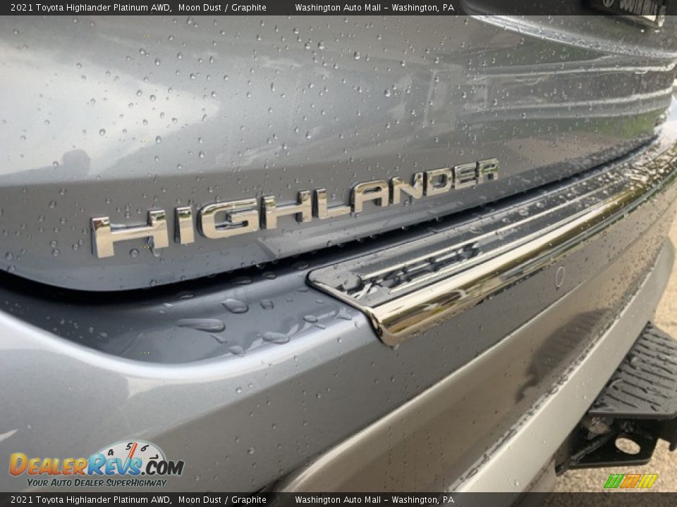 2021 Toyota Highlander Platinum AWD Moon Dust / Graphite Photo #25