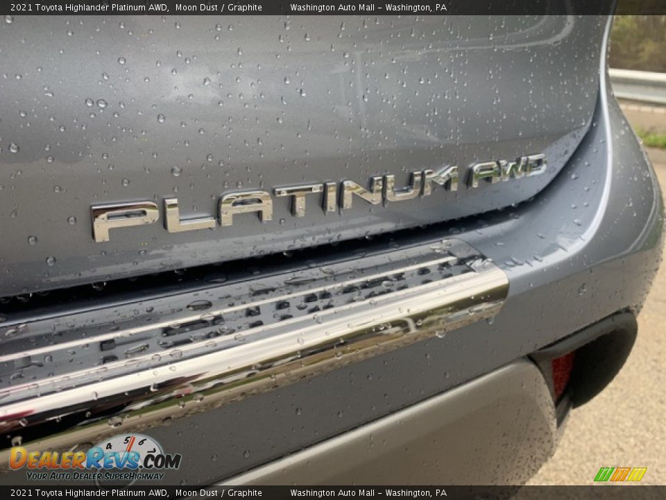 2021 Toyota Highlander Platinum AWD Moon Dust / Graphite Photo #26